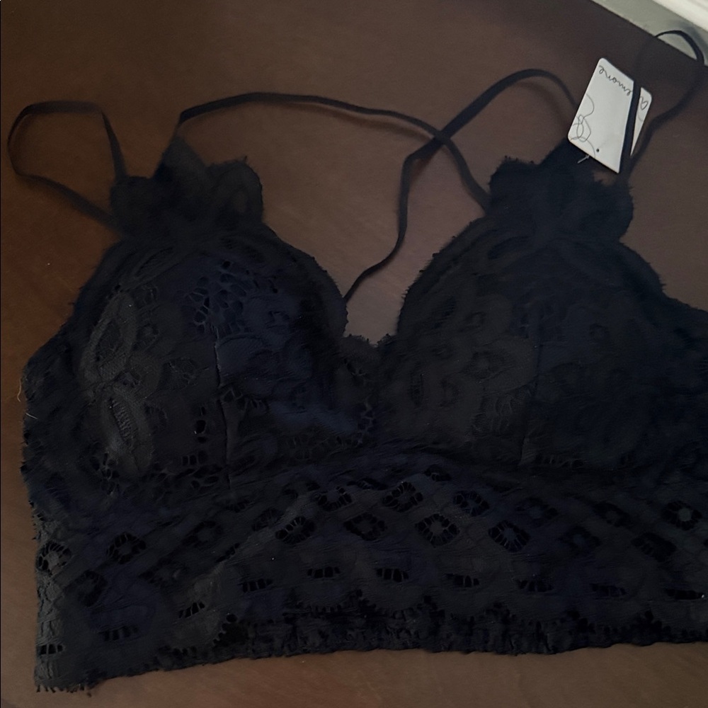 Elegant Crochet Black Lace Bralette NWT plus size - Picture 2 of 4